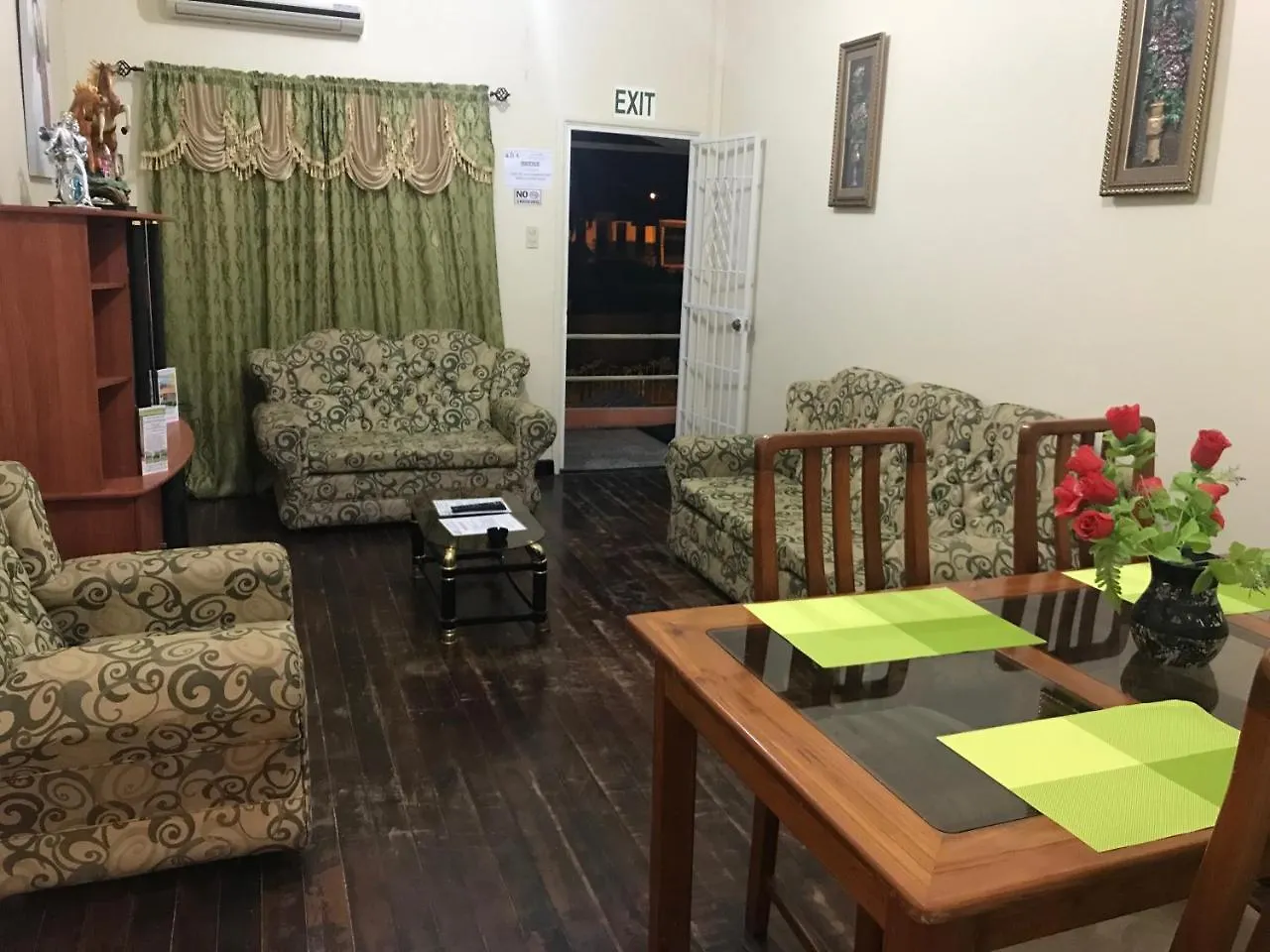 The Cannons Hotels - St James Port of Spain 0*,  Trinidad und Tobago